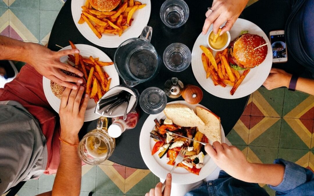 How To Eat Healthy When Dining Out